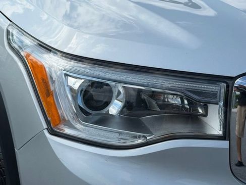Used 2018 GMC Acadia SLE AWD/4WD image 16