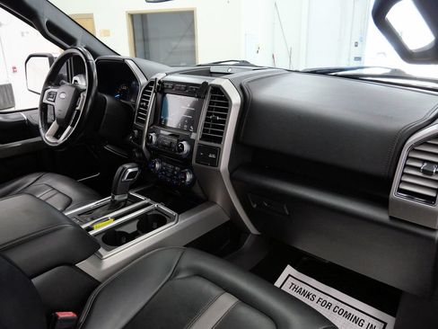 Used 2018 Ford F150 Platinum w/ Equipment Group 701A Luxury AWD/4WD image 17