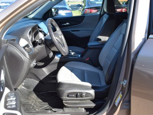 Used 2018 Chevrolet Equinox Premier image 16