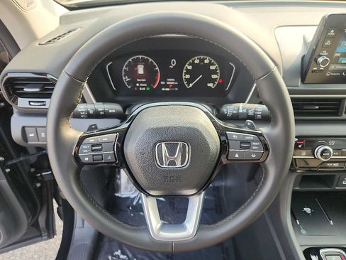 Certified 2023 Honda Pilot Touring image 19