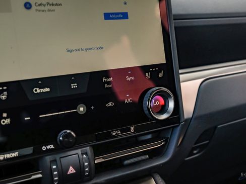 Used 2025 Lexus GX 550 image 66