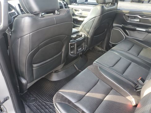 Used 2022 RAM 1500 Laramie AWD/4WD image 13