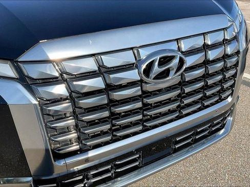 Used 2023 Hyundai Palisade Calligraphy image 5