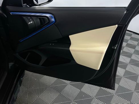 Used 2025 BMW X3 xDrive30i w/ Premium Package image 34