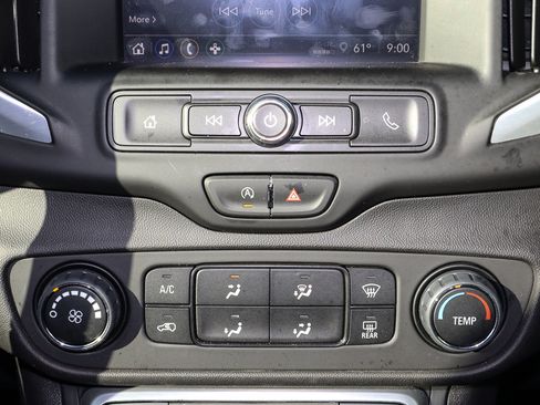 Used 2024 GMC Terrain SLE image 21