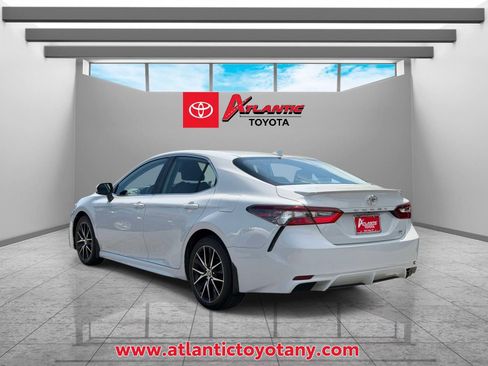 Used 2023 Toyota Camry SE AWD/4WD image 7