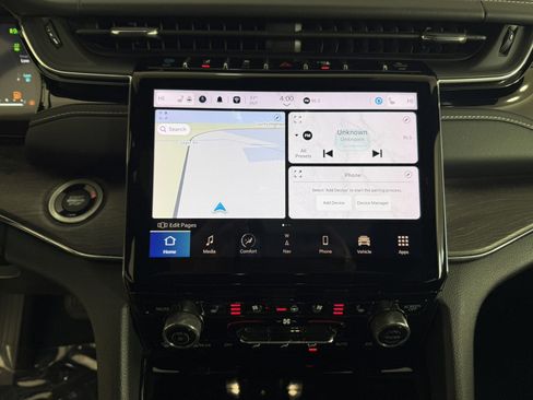 Used 2023 Jeep Grand Cherokee Overland image 21