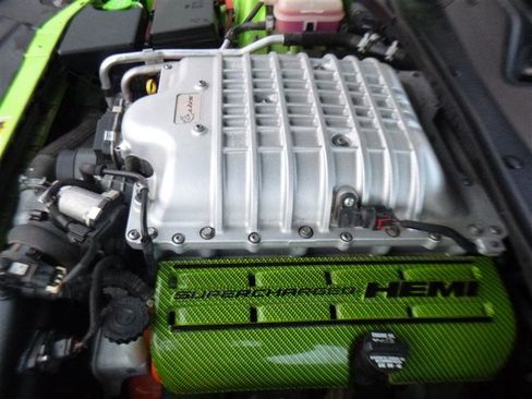 Used 2015 Dodge Challenger SRT Hellcat image 29