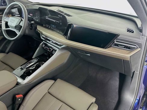 New 2025 Audi Q5 Prestige image 28