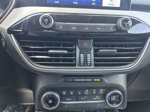 Used 2020 Ford Escape SE FWD image 4