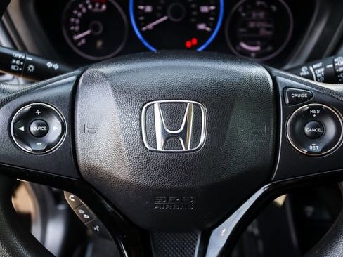 Used 2020 Honda HR-V LX image 31