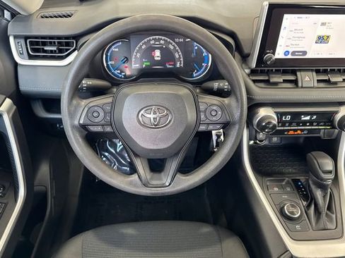 Used 2023 Toyota RAV4 LE AWD/4WD image 16