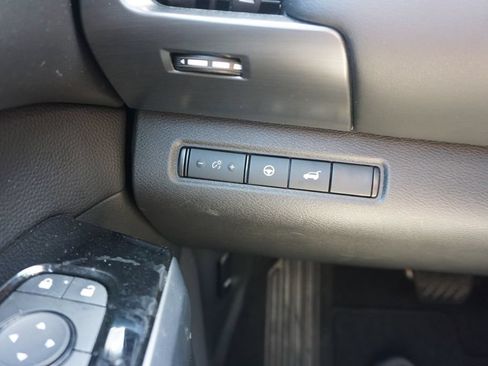 Used 2023 Nissan Pathfinder SL w/ SL Premium Package FWD image 5