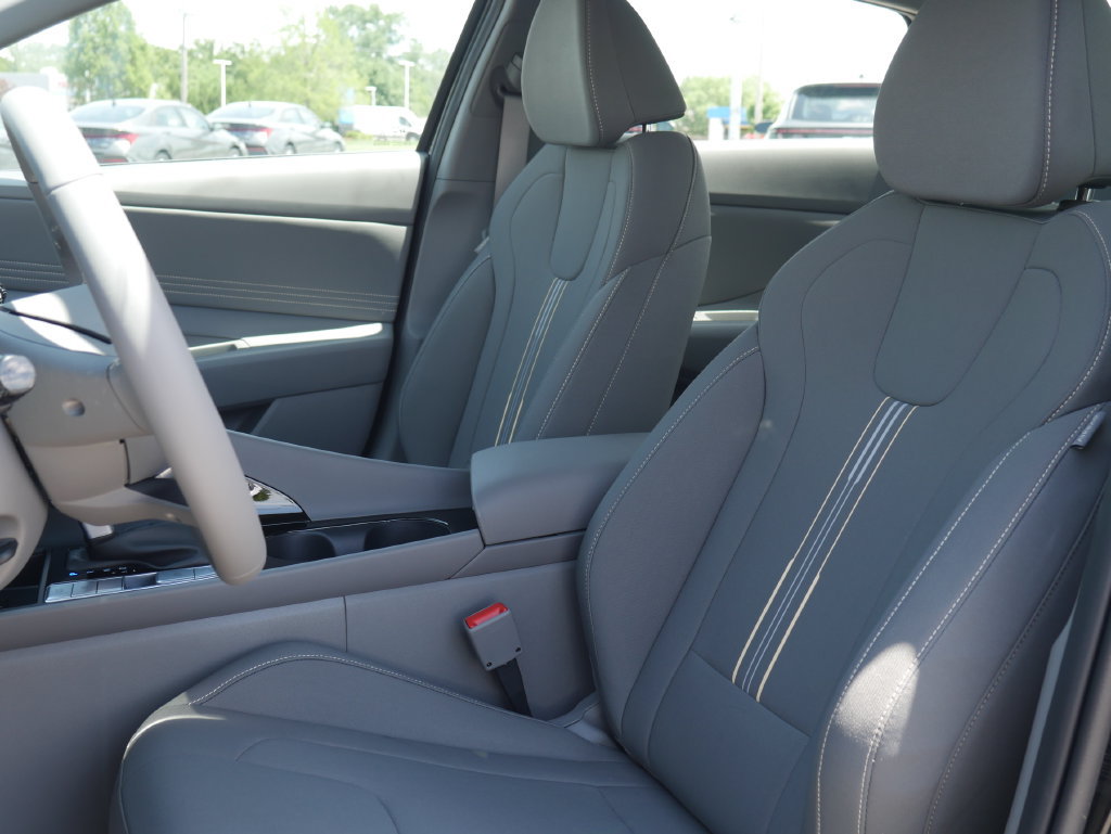 New 2026 Hyundai Elantra SEL FWD image 7