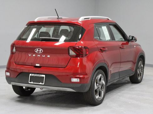 Certified 2025 Hyundai Venue Limited FWD image 12