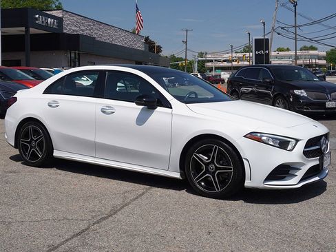 Used 2022 Mercedes-Benz A 220 4MATIC image 2