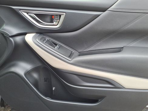 Used 2022 Subaru Forester Limited image 4