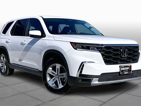 Used 2025 Honda Pilot EX-L image 2