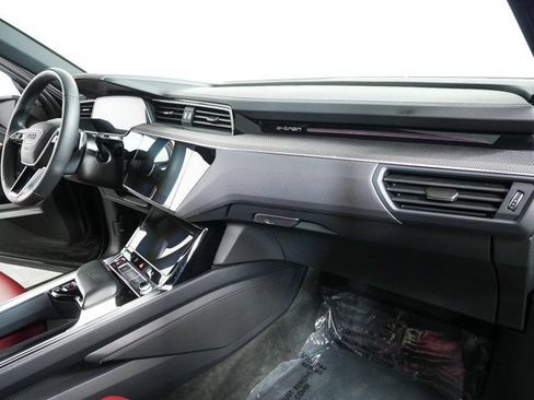 Used 2024 Audi SQ8 e-tron Premium Plus w/ Black Optic Package AWD/4WD image 26