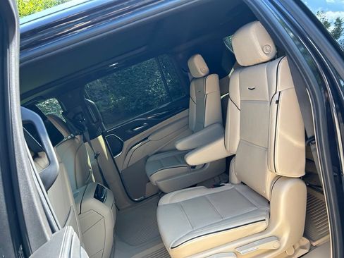 Used 2024 Cadillac Escalade ESV Premium Luxury w/ LPO, Floor Liner Package AWD/4WD image 44