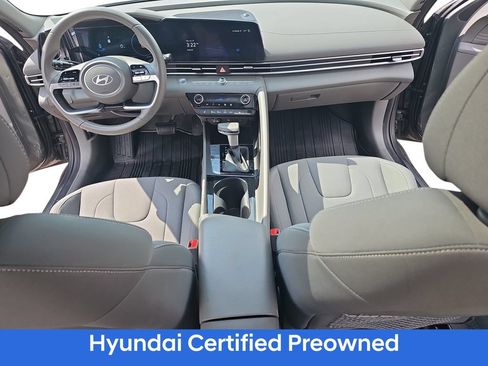 Certified 2025 Hyundai Elantra SEL FWD image 9