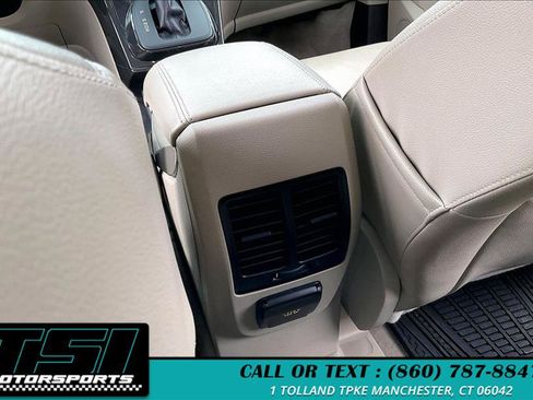 Used 2015 Ford Escape Titanium w/ Equipment Group 301A AWD/4WD image 34