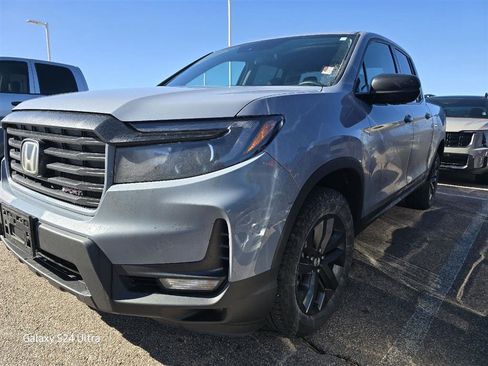Used 2023 Honda Ridgeline Sport image 3