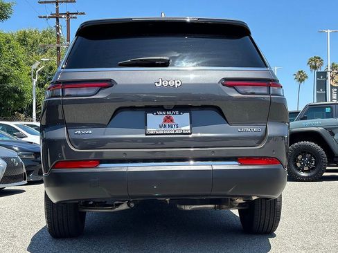 Used 2024 Jeep Grand Cherokee L Limited AWD/4WD image 4