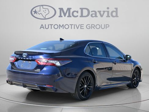 Used 2021 Toyota Camry XSE w/ Navigation Upgrade Package FWD image 8