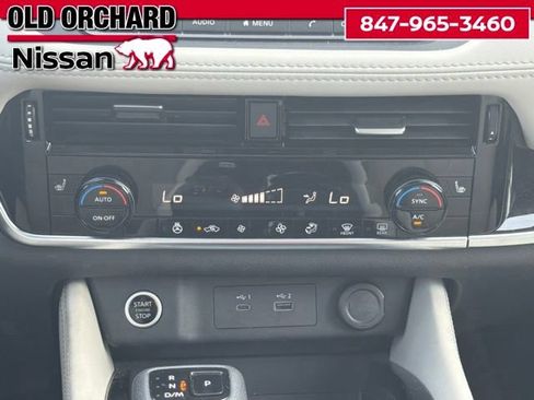 Used 2023 Nissan Rogue SL FWD image 16