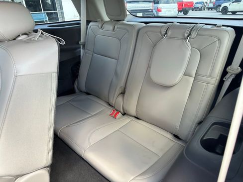 Used 2023 Lincoln Aviator Reserve RWD image 18