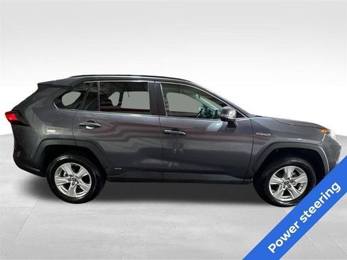 Used 2020 Toyota RAV4 LE AWD/4WD image 4