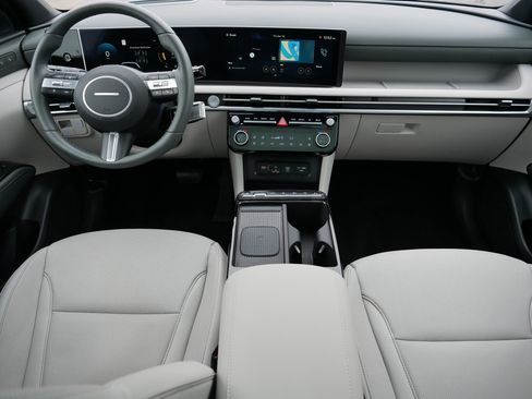 Certified 2025 Hyundai Tucson Limited image 10