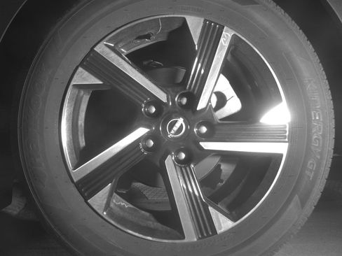 Used 2025 Nissan Sentra SV FWD image 11