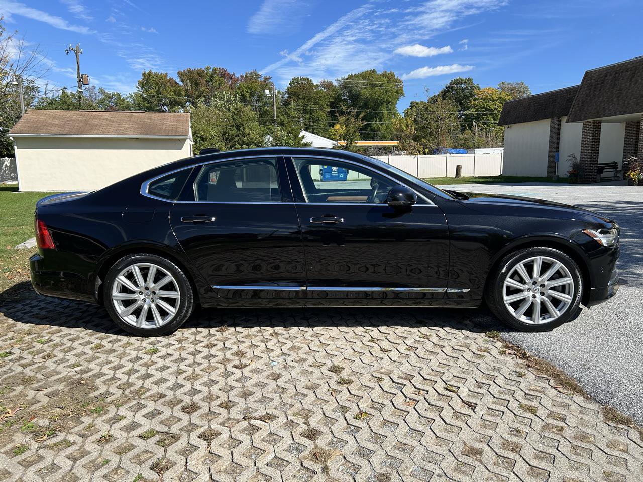 Used 2017 Volvo S90 T6 Inscription w/ Vision Package AWD/4WD image 4