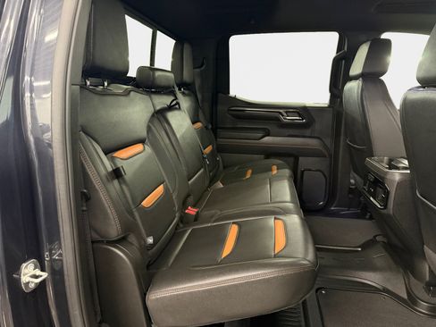 Used 2024 GMC Sierra 1500 AT4 w/ AT4 Preferred Package AWD/4WD image 11
