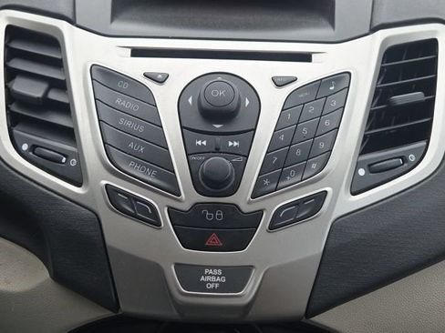 Used 2012 Ford Fiesta SE FWD image 27