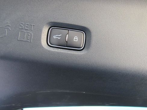 Used 2025 Ford Expedition Platinum AWD/4WD image 42
