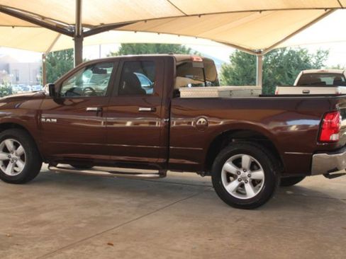 Used 2013 RAM 1500 Classic SLT w/ Premium Display Pkg image 7