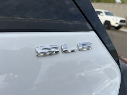 Used 2024 GMC Terrain SLE FWD image 30