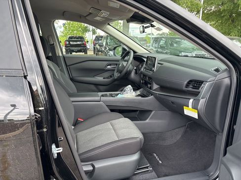 New 2026 Nissan Rogue SV w/ Cold Weather Package FWD image 18