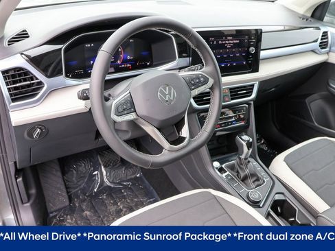 Used 2025 Volkswagen Taos SE image 4
