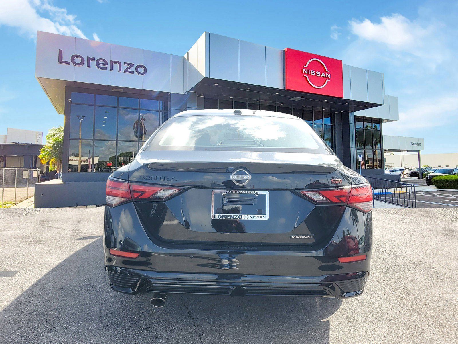 New 2025 Nissan Sentra SR w/ Midnight Edition FWD image 5