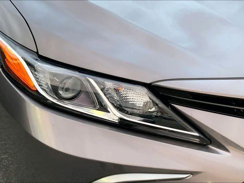 Used 2024 Toyota Camry LE w/ Convenience Package FWD image 27