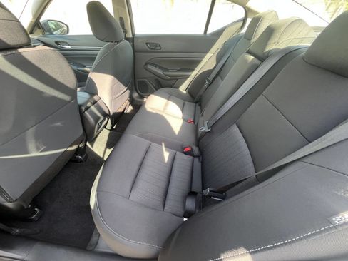 Used 2025 Nissan Altima 2.5 SV FWD image 27