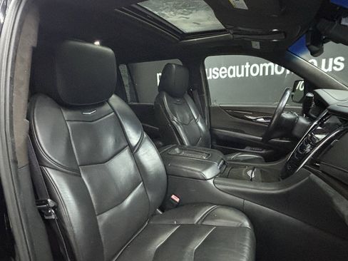 Used 2016 Cadillac Escalade ESV Platinum RWD image 39