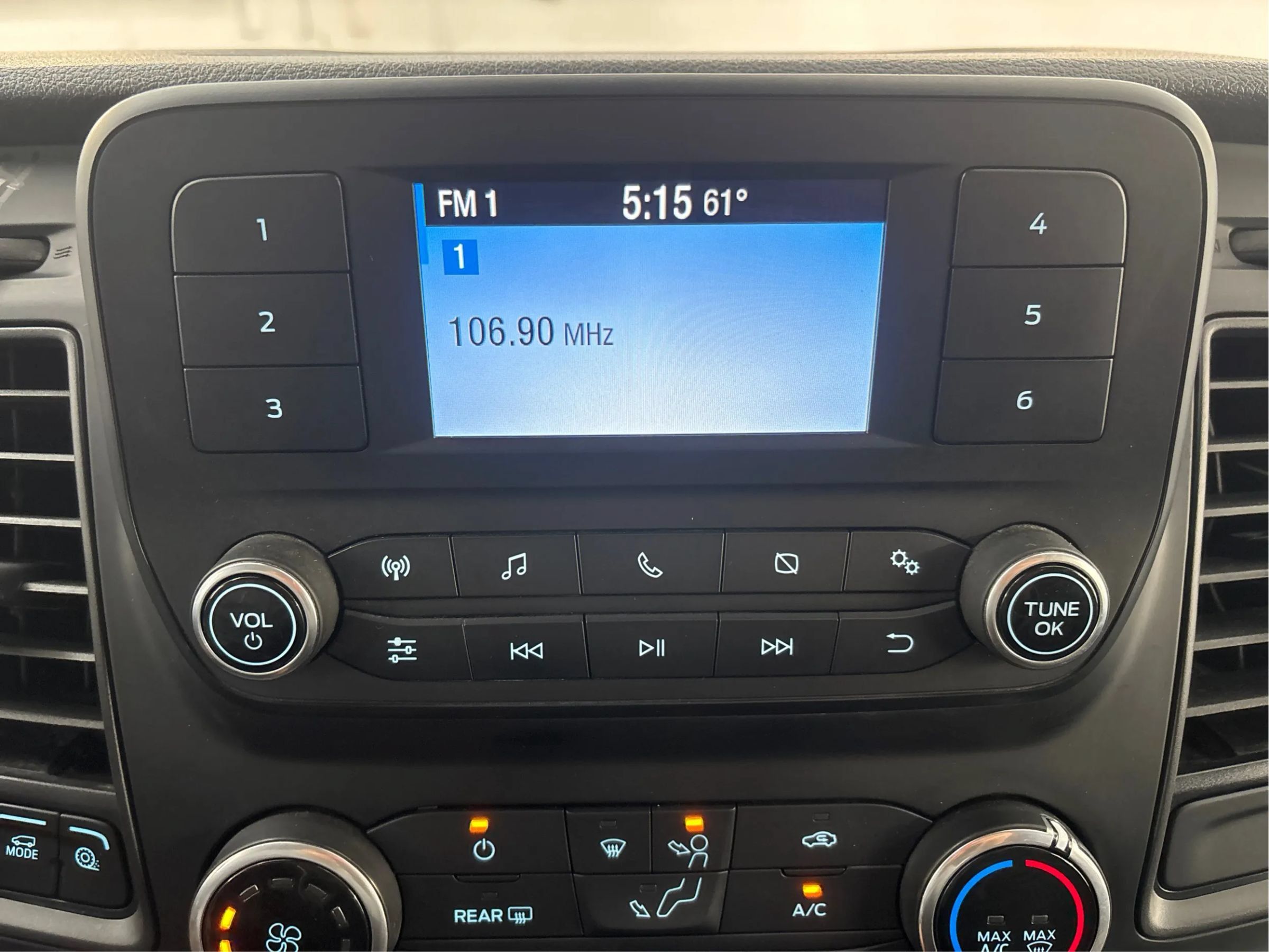 Used 2020 Ford Transit 250 Low Roof RWD image 38