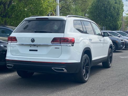 Used 2022 Volkswagen Atlas SE w/ Black Wheel Package AWD/4WD image 3