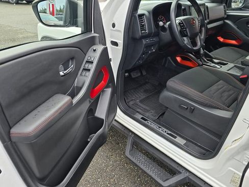 Used 2023 Nissan Frontier PRO-4X w/ Pro Convenience Package image 18