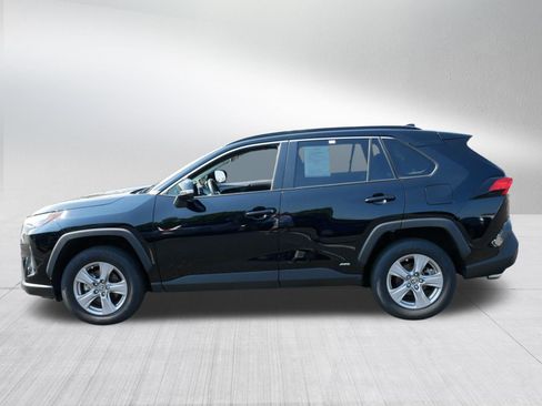 Certified 2025 Toyota RAV4 LE AWD/4WD image 4